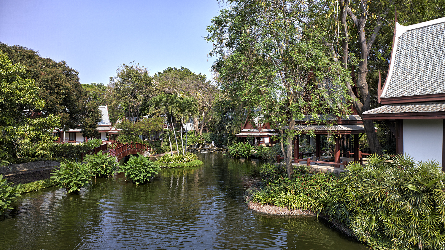 Chiva-Som Thai Pavillion - Lake view